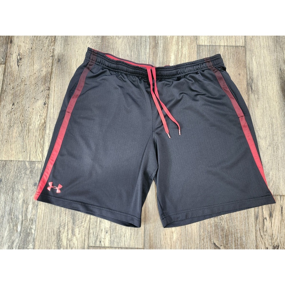Under Armour Shorts Mens 2XL Black Red Loose Fit Athletic Logo Training Athletic